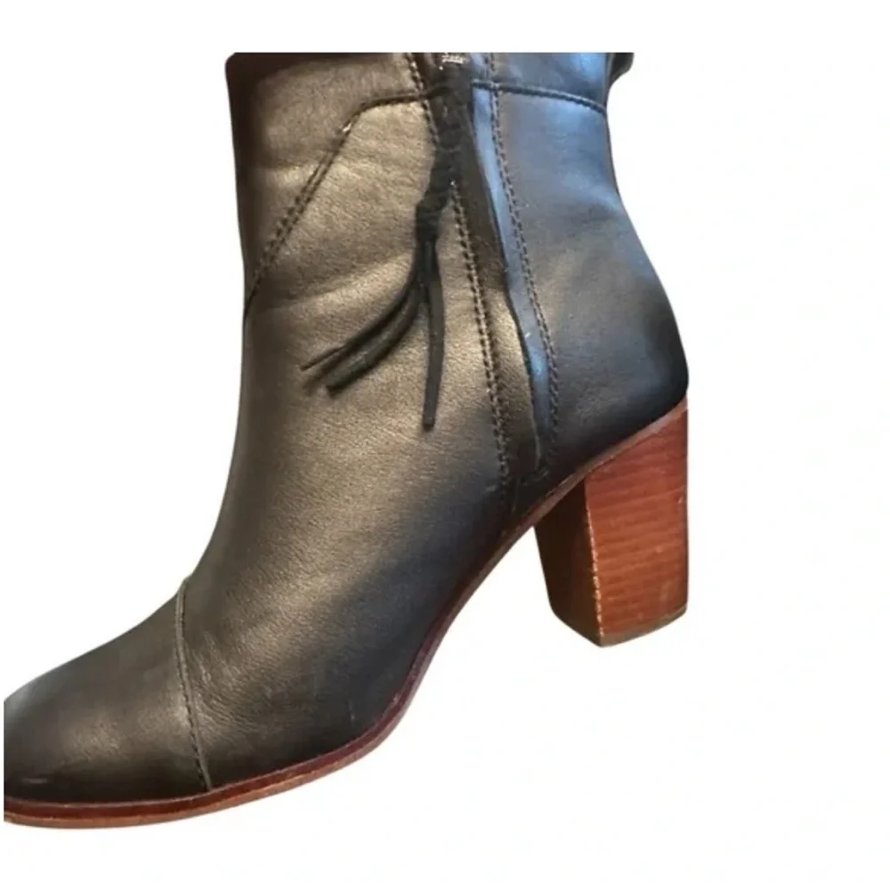 Tom’s “LUNATA” Boho Black Leather Side Zip Tassel Ankle Boots Booties 7.5